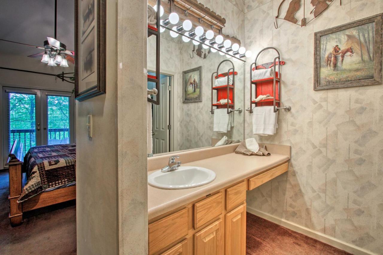 Eclectic Cabin With Hot Tub 1 Mi To Ober Gatlinburg Exterior foto